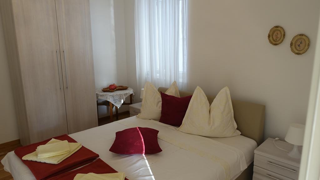 Apartments Lena Подгора Екстер'єр фото